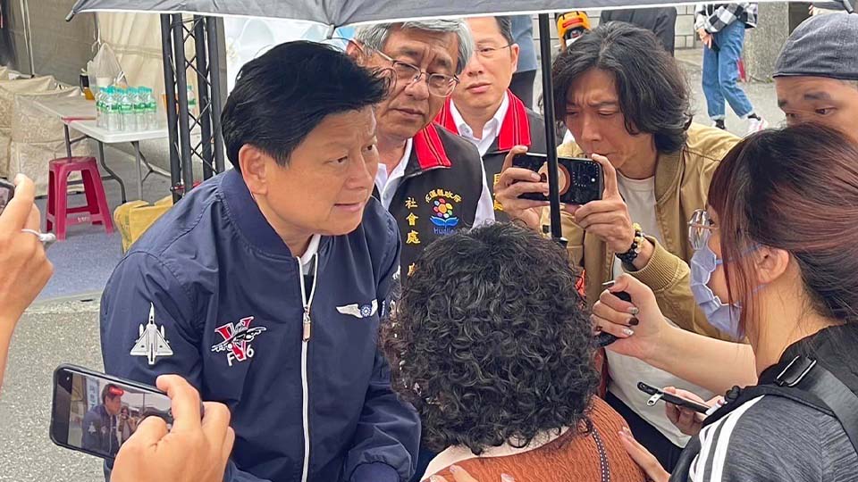 側翼狂打傅崐萁收禮 名嘴批「低階政治鬥爭」