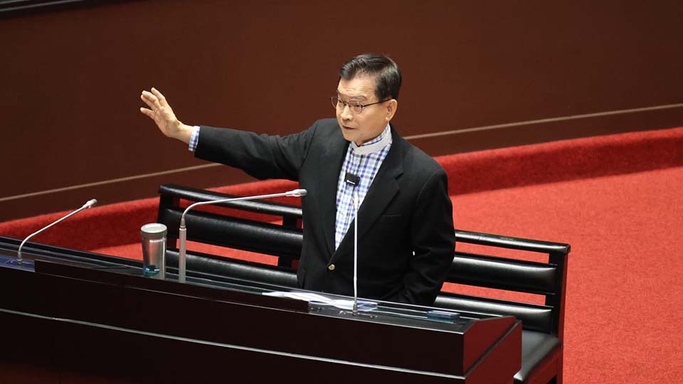 國民黨立委賴士葆認為，民進黨全面執政這8年，社會看到的是政黨價值觀和利益考量凌駕一切。翻攝自賴士葆臉書