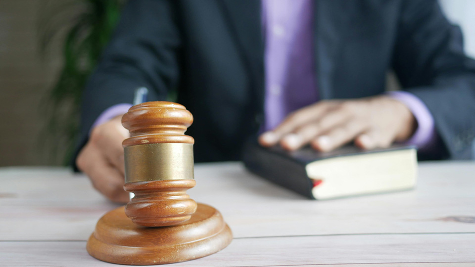 友人曝5億高中生告白被女生拒絕 秀地契問:怎不喜歡我?