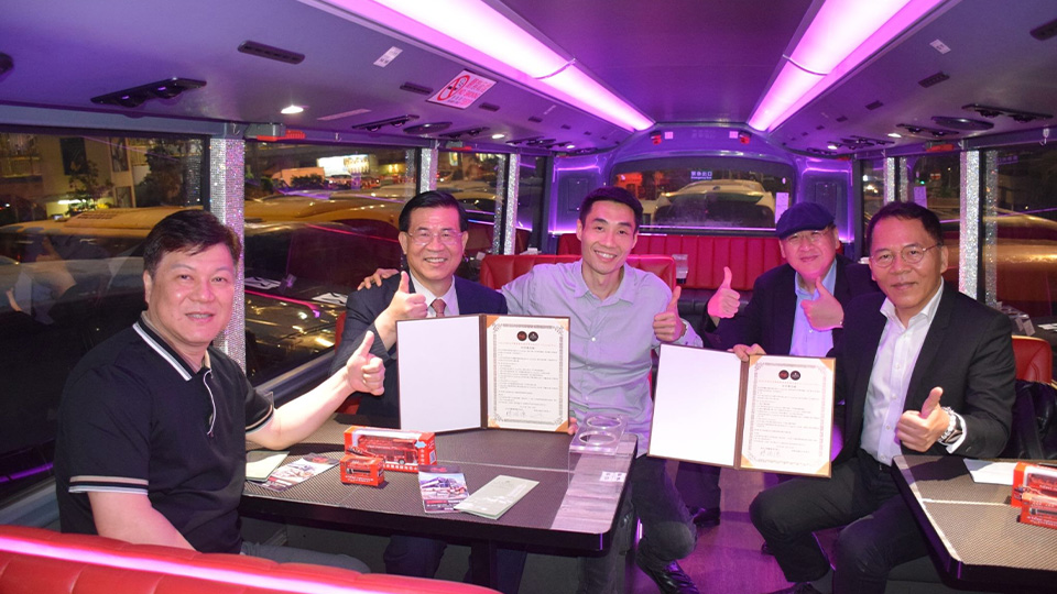 北市雙層餐車攜手香港水晶巴士 盼聯手創觀光新篇章