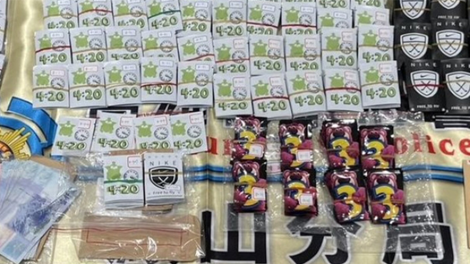 自撞翻車露餡　高雄男深藏逾900包毒咖啡送辦