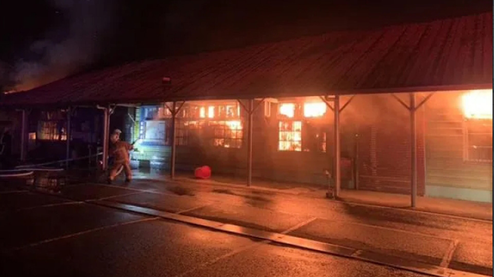 60年竹東資源莊冰店陷大火　縣府允評估修復