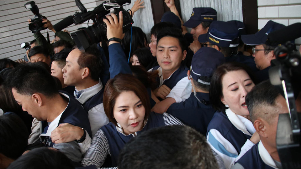 國會改革黑箱? 事實查核中心:一切合規!