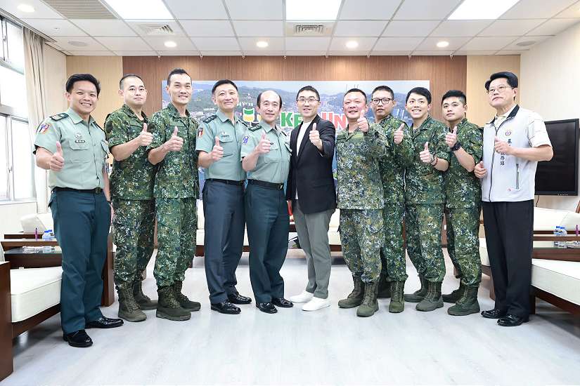 基隆市長謝國樑端午敬軍 向國軍弟兄致敬