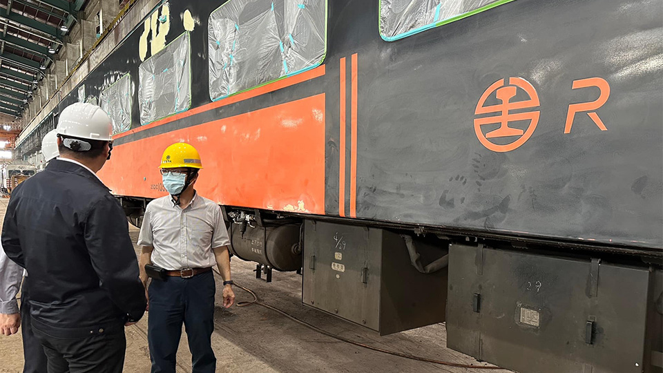 台鐵公司近期徵聘約僱人員。翻攝自台鐵公司臉書