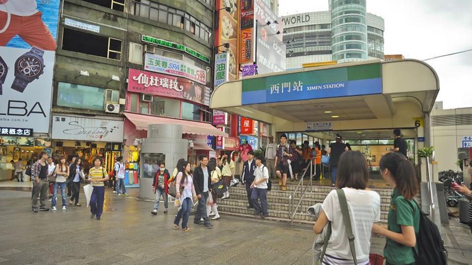 逛西門町慘被當「盤子」 網友暴怒:再也不信台灣文創!