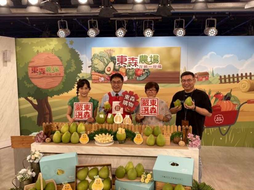 黃偉哲親赴東森農場直播販售 20噸麻豆老欉文旦40分鐘完售
