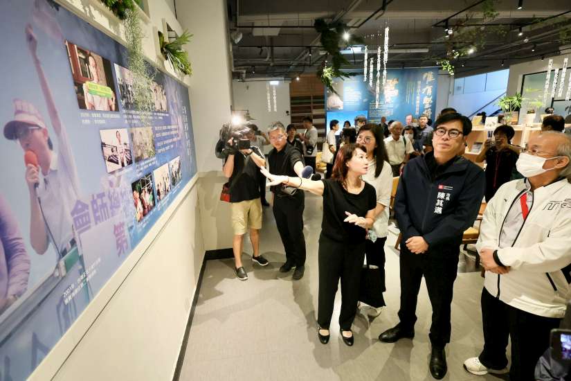 陳其邁赴高雄文學館設置曾貴海詩人醫師懷念空間 與市民共同追憶曾醫師對土地情感