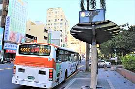 中市交通局推公車禮貌運動 力挺奧運藏巧思
