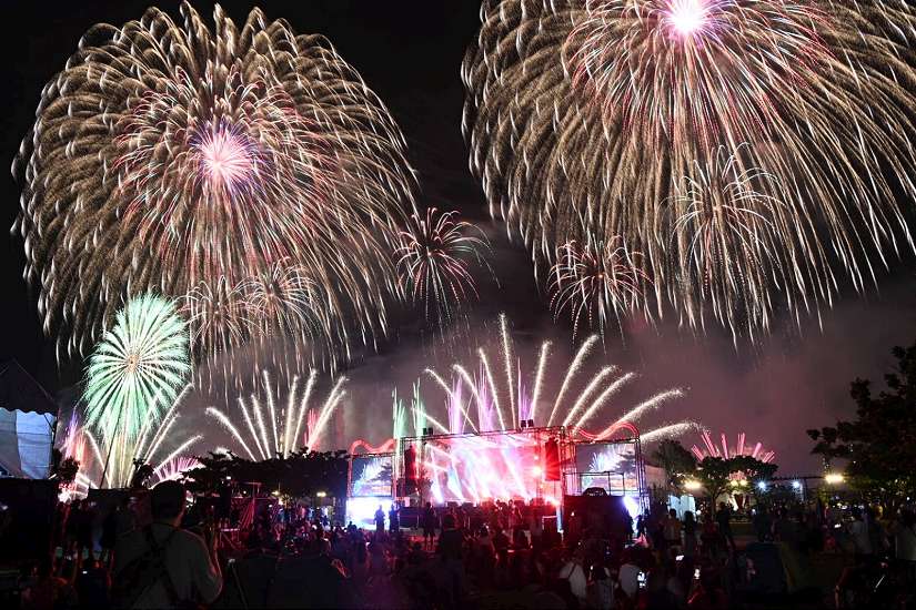 嘉義東石海之夏登場,高空煙火秀震撼全場