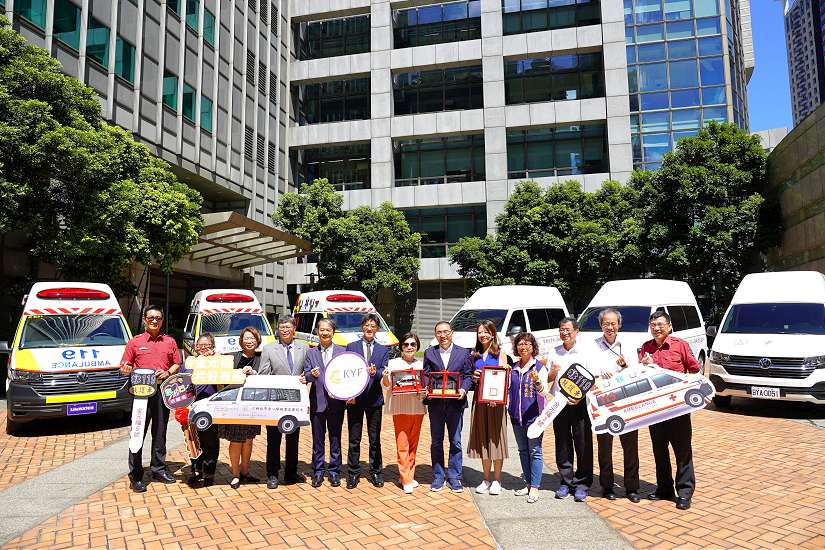 暖心!捐6輛復康巴士及救護車 金元福總裁:因為看見需求 一起照顧新北市民