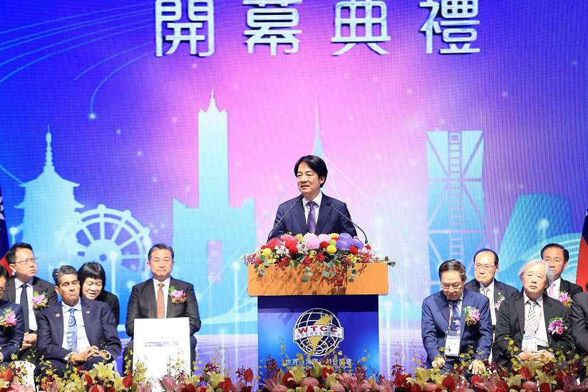 總統出席世界臺灣商會聯合總會30屆年會 陳其邁：高雄準備好了 共同打拚邁向國際