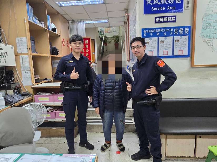 母女拾金不昧報案 大安警調監視器尋得失主