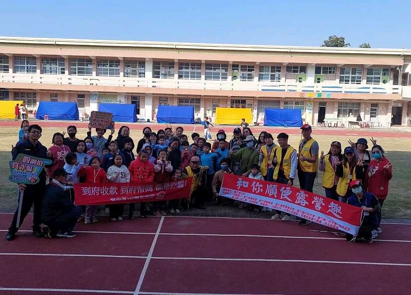 與你一起露營趣 布袋警識詐宣導關懷青少年