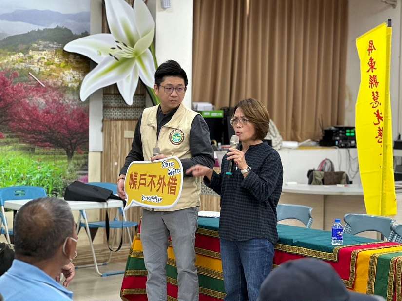 屏縣府114年春節送暖結合防詐宣導 關懷低收家庭避免受騙