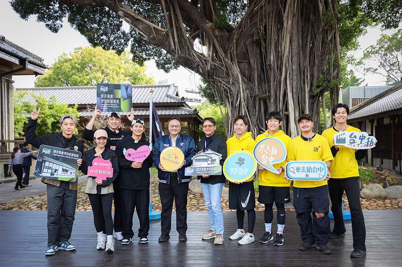 《綜藝玩很大》台中拍!「台灣隊長」陳傑憲領軍3帥攻佔國漫館