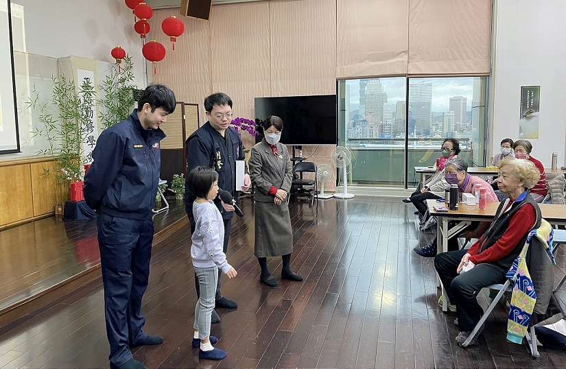 童語防詐騙！警民攜手過好年