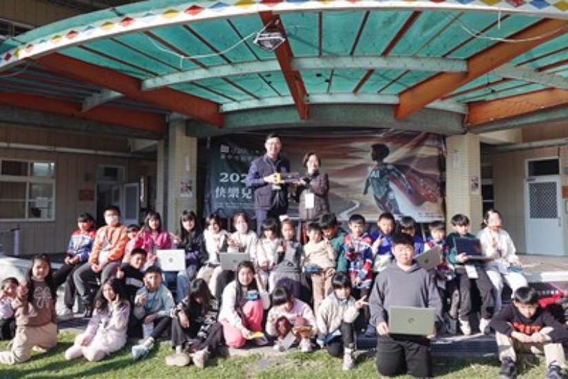 「AI超人」飛進環山部落! 數位局攜手東海大學到梨山辦數位教育