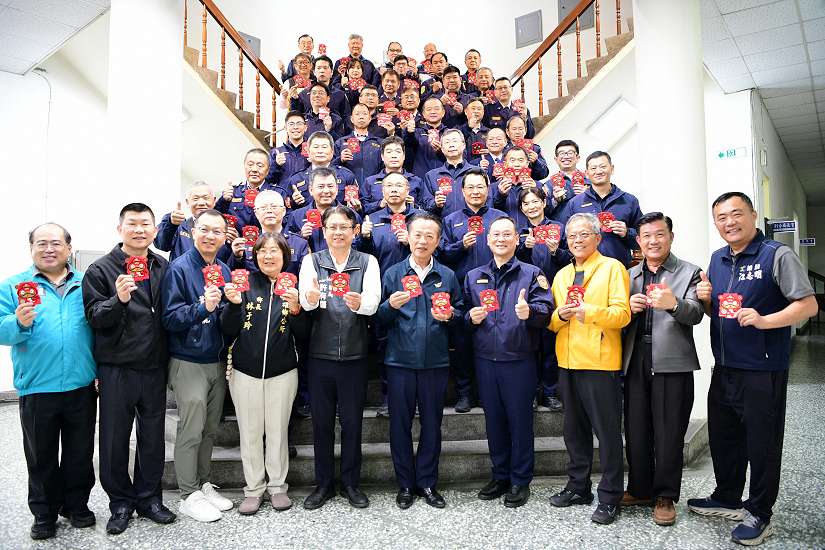 嘉義縣縣長率隊慰問 警力民力寒冬暖心