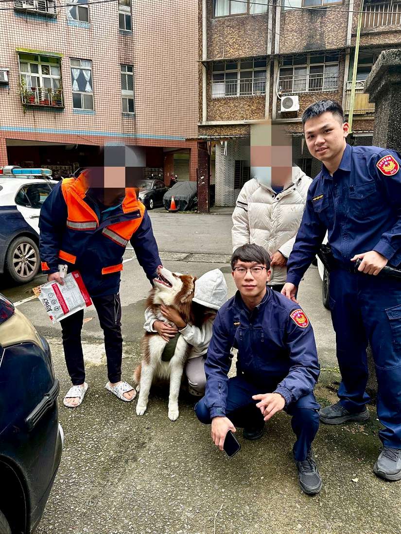 二哈「嘟嘟」偷放年假逛大街,主人謝謝暖警找回愛犬