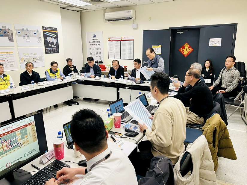 雙鐵春節連假疏運順暢 交通部政務次長視察並慰勉第一線同仁