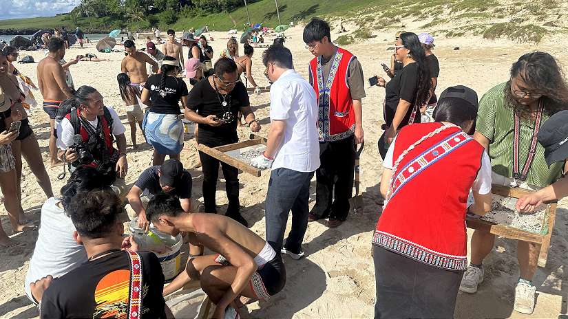 深入復活節島 花蓮縣出訪團與當地基金會參與Tapati Festival及環境保育活動