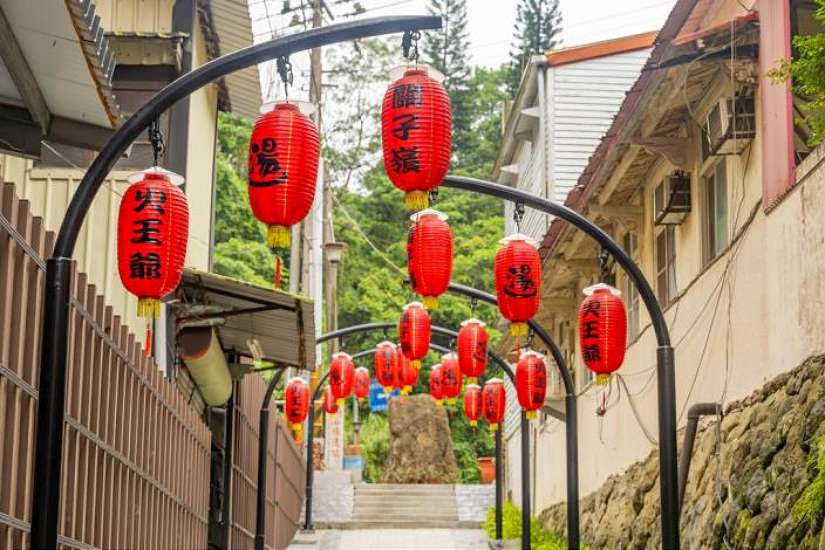 春暖花開遊山區,美食泡湯正得時