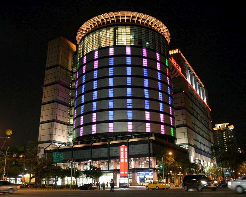 台中市百貨大樓12樓美食區氣爆