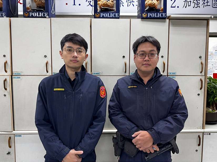 家傳金戒指掉落水溝孔內 老人家急找警協助 文一警火速機智助尋回