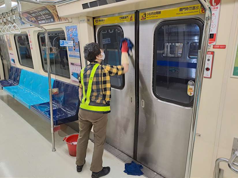 臺北捷運列車每日出車前均全面清消 提供乾淨乘車環境
