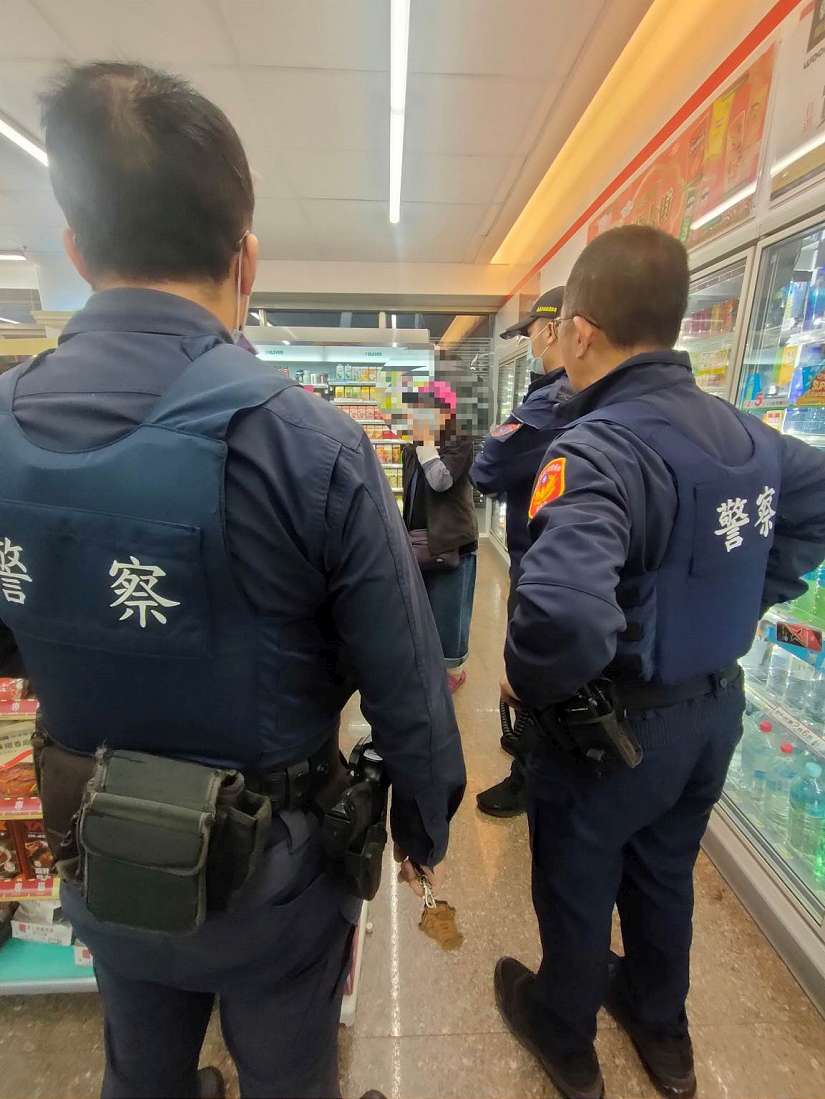 家和萬事興-婦人與家人發生口角情緒低落 警方耐心安撫化解家庭衝突