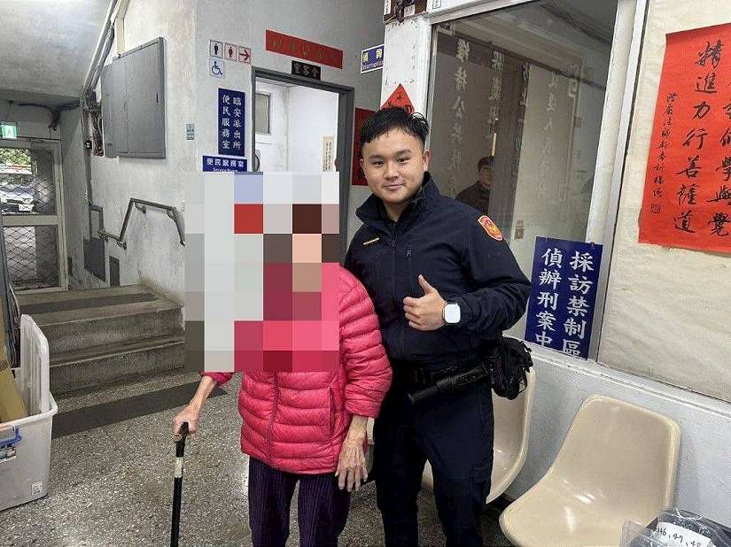 失智8旬婦迷途不知返家路 文一警迅速助平安與家人團聚