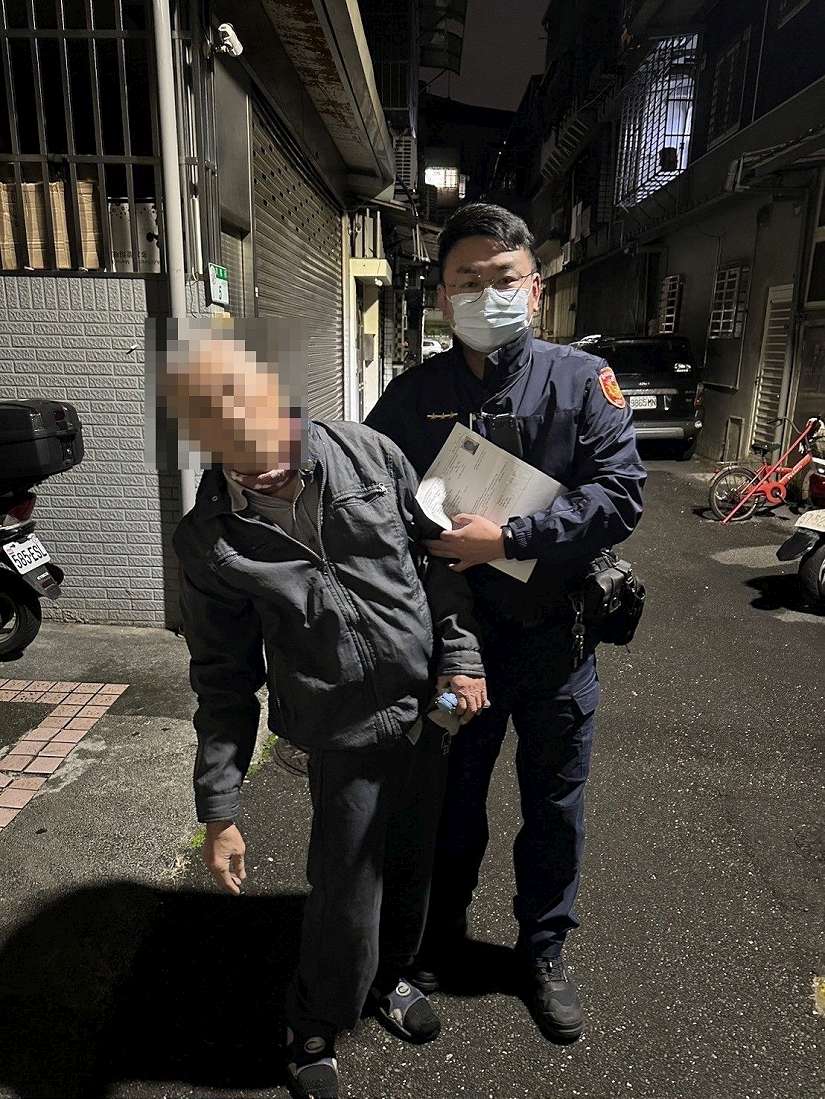 八旬失智翁寒夜走失 北投警調監視器5小時尋獲