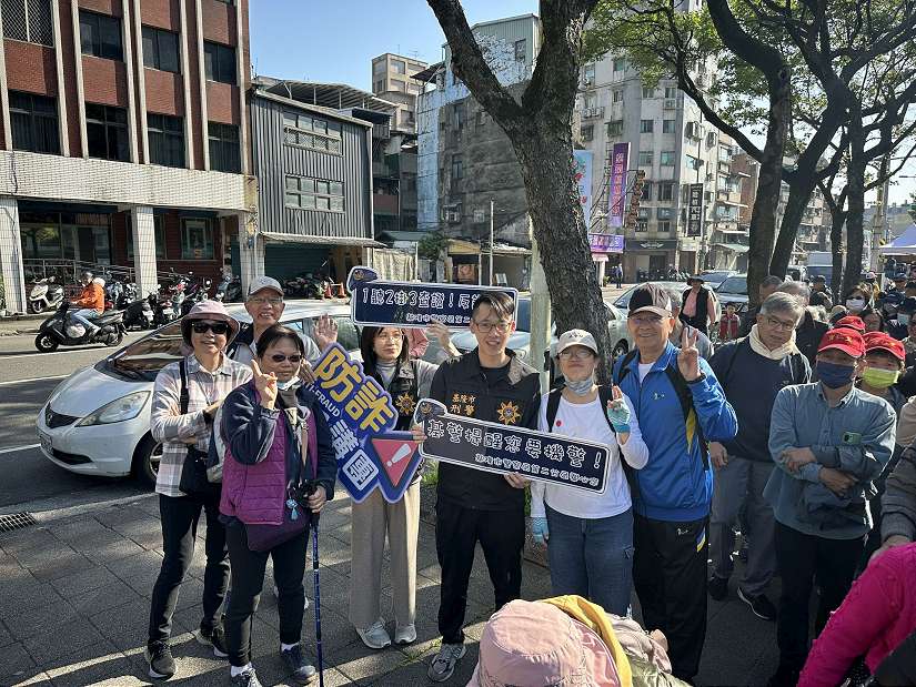 基隆二分局員與新住民健行嘉年華  現場互動共同提升防詐及交通安全意識