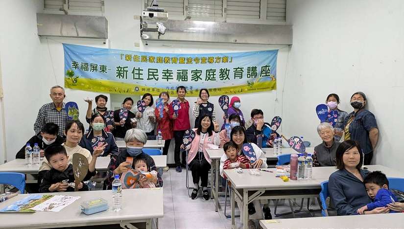 屏東移民署邀請新住民體驗客家文化DIY 迸出「新台客」創意
