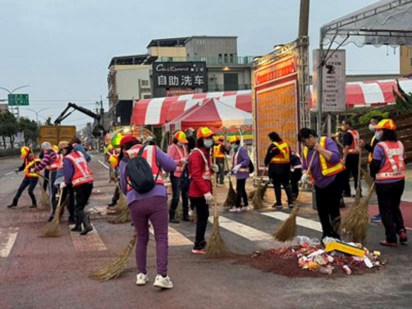 大甲媽祖遶境活動熱鬧登場! 逾3000名環保英雄協力清理市容