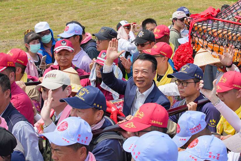 大甲媽遶境新港38週年 翁章梁率各界隆重迎駕