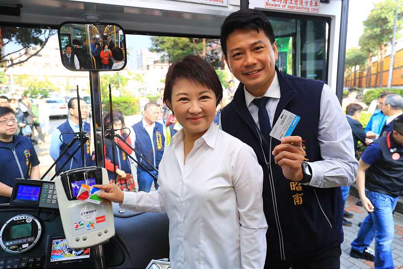 中市交通卡突破187萬！23條公車進校園 校長也樂當公車族