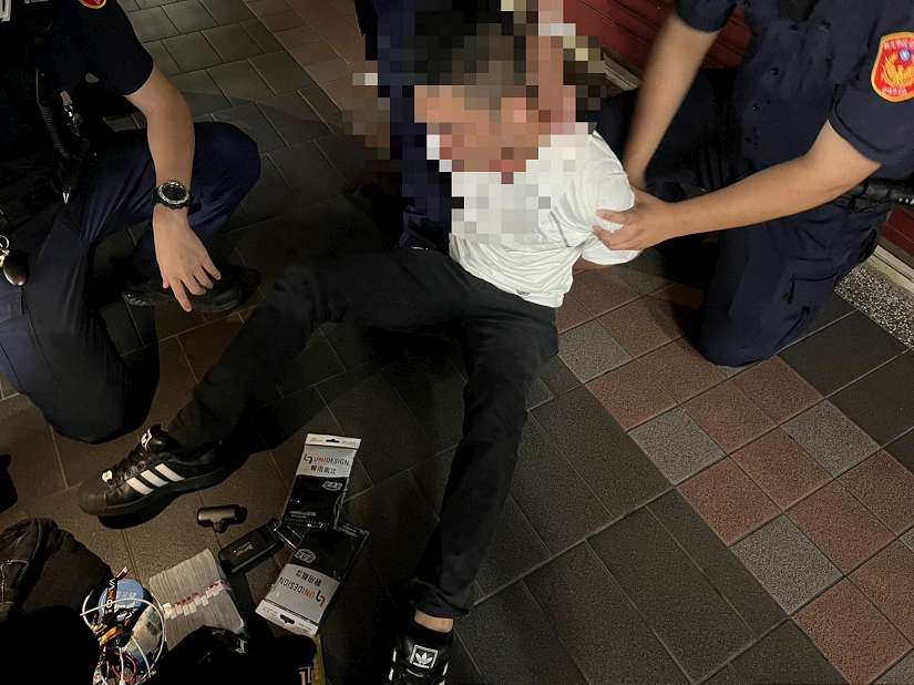 婦人遇詐險遭騙100萬 勇警負傷逮捕假幣商車手