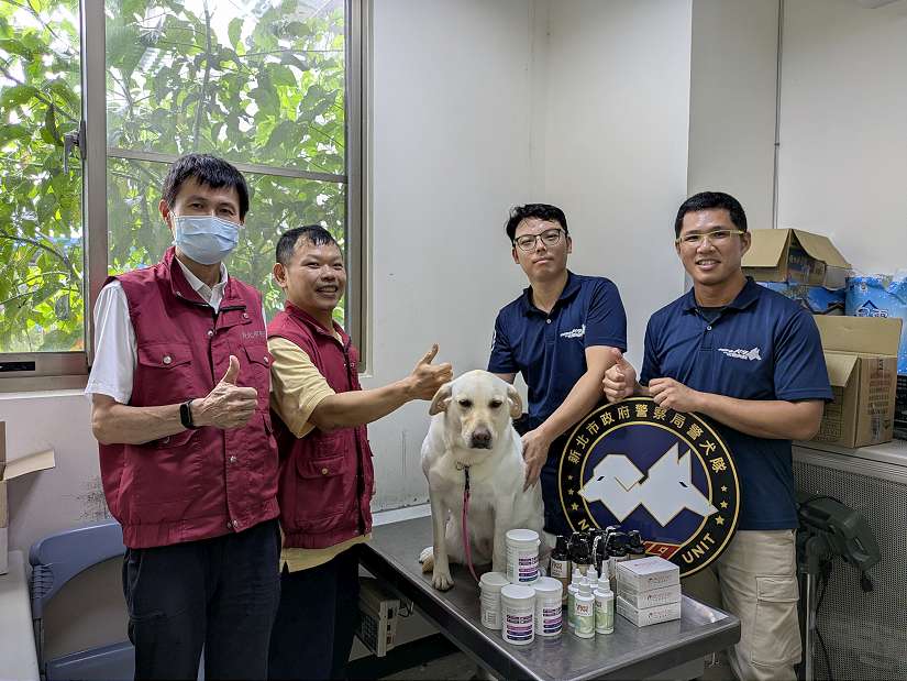警察節獻上最溫暖的禮物,新北動保處為警犬健康把關送上專屬禮包