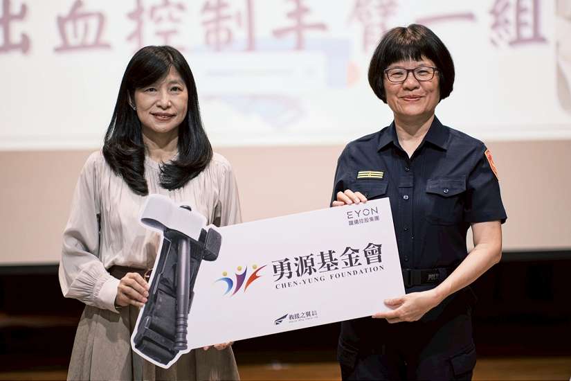 愛心不落人後 勇源基金會第三度捐止血帶展熱血