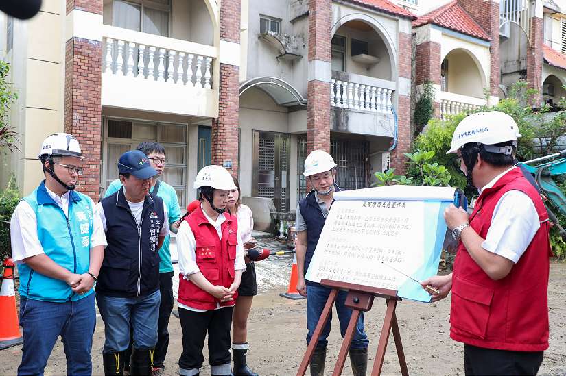 7月雨量破21年紀錄！ 北屯、石岡邊坡滑落波及6戶 盧市長親勘災指示：全力復原、保障居民安全
