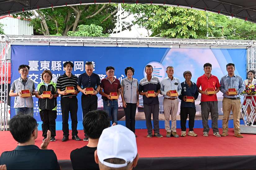 「富岡港交通船客運服務中心」上梁典禮 打造便捷友善的東部海運新門戶