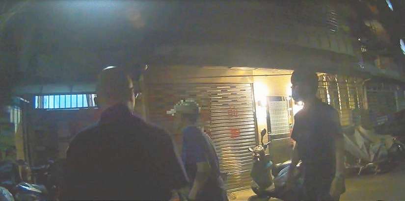 7旬失智翁深夜獨自外出 內湖警即時救援   