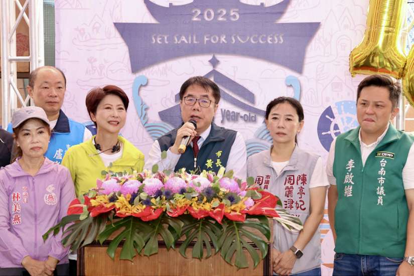 黃偉哲出席台南做16歲成年禮  巴拉圭公使之子跨海參與增添國際風采