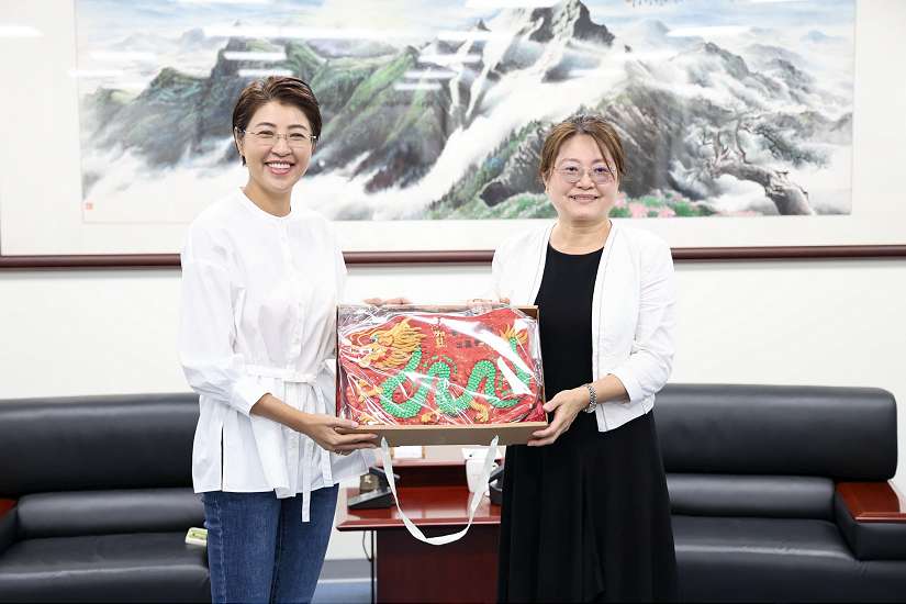 營北國中舞龍隊載譽歸國   許淑華縣長接見嘉勉
