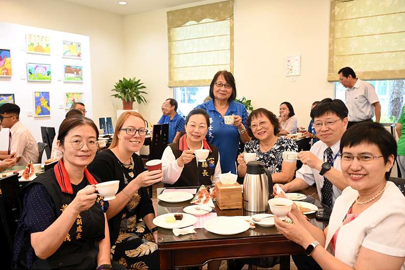 與愛相遇的角落—畢士大THE HOPE CAFE正式開幕 縣長徐榛蔚獻上祝福