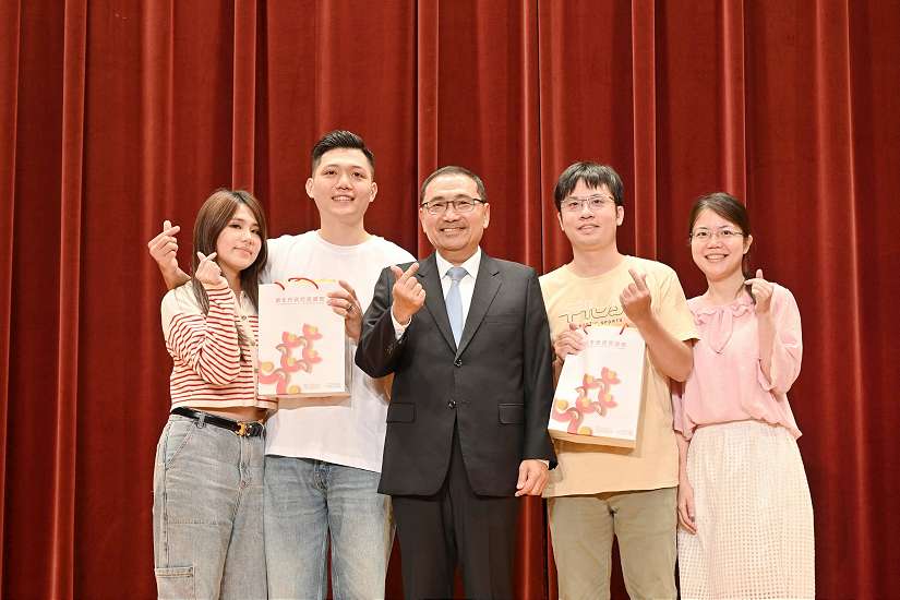 新北生育獎金、好孕專車服務再加碼 侯友宜：打造友善育兒環境