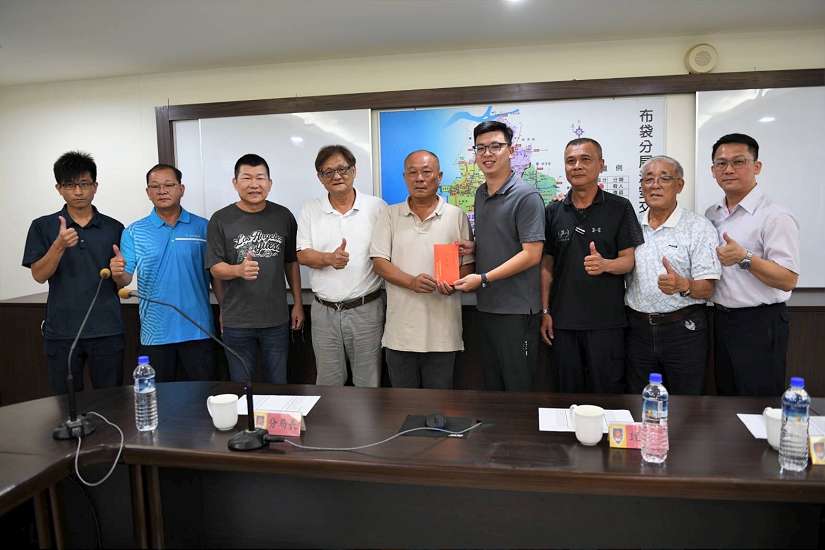 嘉義縣警察之友會江理事長致贈加菜金 慰勉警察同仁執勤辛勞 布袋警倍感溫馨
