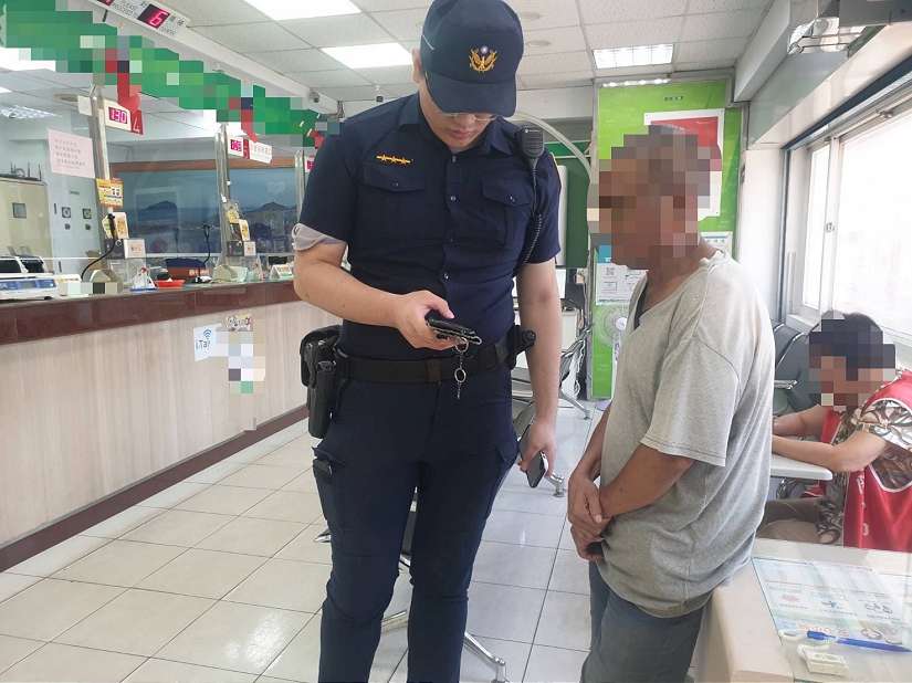 八斗子警識破陷阱 機警勸阻民眾免淪詐團共犯